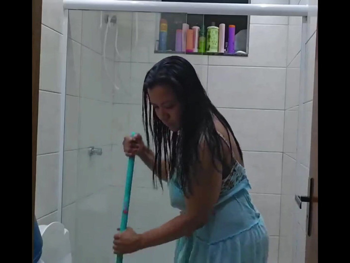 Poppa's Sweet Summer Butter Ball: パパが見張り中にバスルームを掃除させた