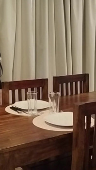 Sexy bbw macecha, sólo fanoušci ve zpomaleném záběru, v jídelně