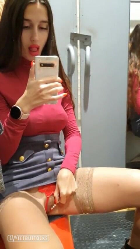 SweetButtocks: Divertimento sessuale nel camerino del negozio
