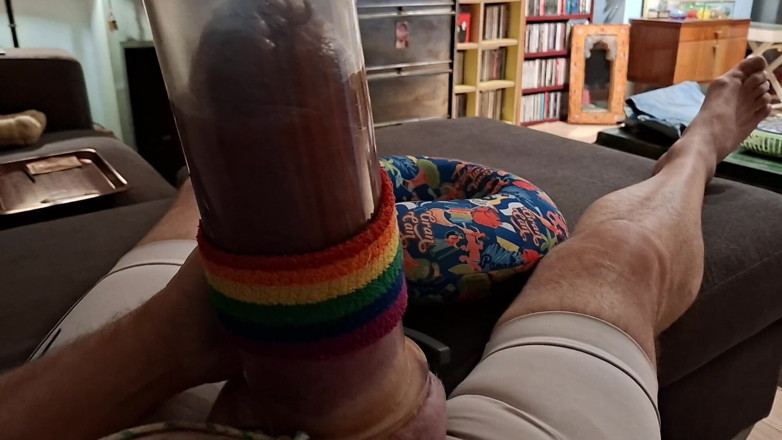 Monster_Meat_: Extrémní pumpování penisu