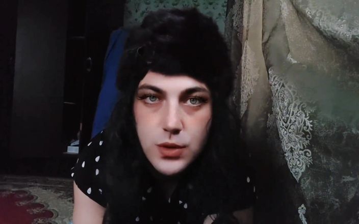 Kitty_Cross: Roztomilá zrzka s velkým zadkem fit modelka domácí crossdresser kitty...