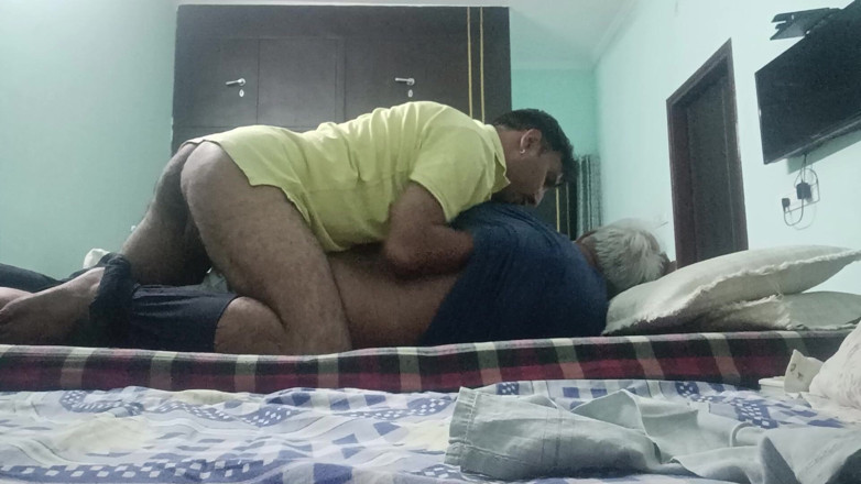 Rajasthani-old-lover: 이웃 계부와 육군 장교 의붓아버지 의붓아빠 의붓아빠와 섹스하는 인도 인도 소년