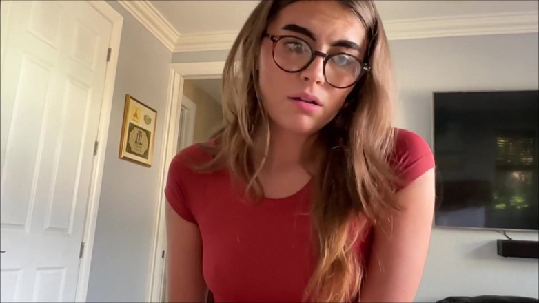 Alex Adams: Kleine stiefschwester beweist, dass sie keine streberin ist - selina Bentz -...