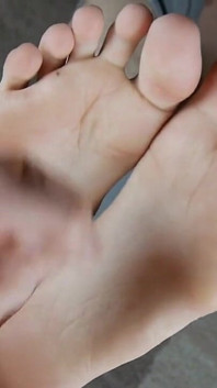 Cumshot on Barefoot