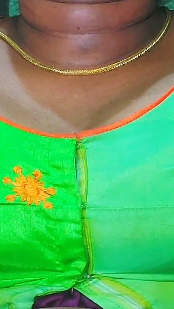 Desi Mohini: Isteri curang India Kavita dikongkek keras