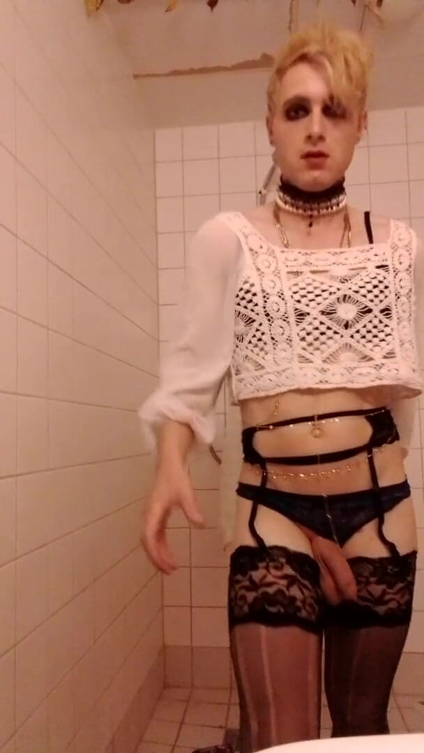 SissyCindySlut: Con đĩ Sissy Cindy lộ hàng!