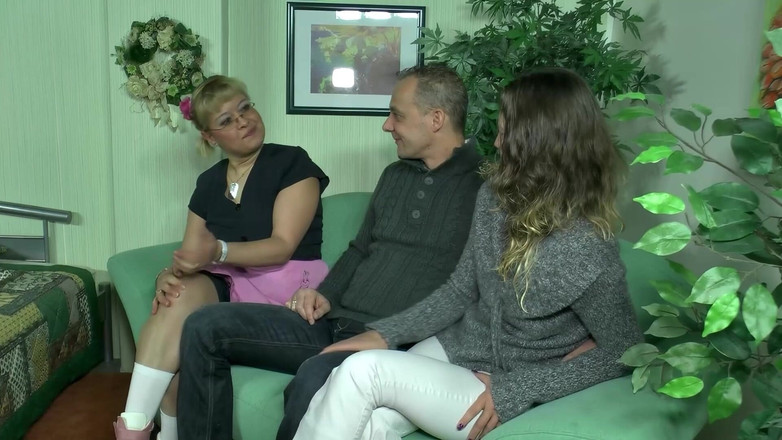 Erotic Planet Studio: Heidi Fick Schlampe - festival de futai în trei