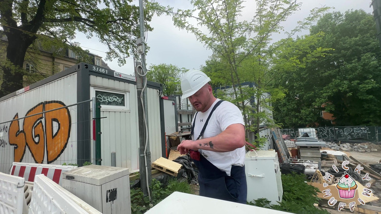 Micky Muffin Studio: 建設業の連中はファックの仕方を知っている