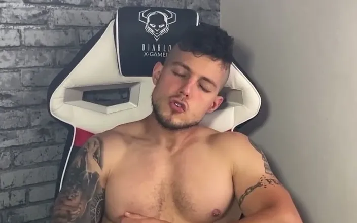 BoyGym: ***taste My Big Cock Pls***