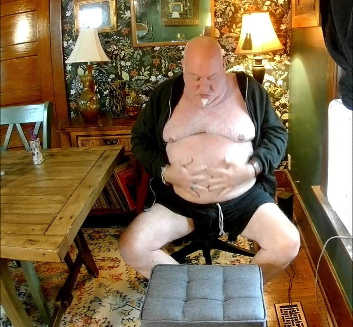 beardaddychub: Verbales wichsen und abspritzen!