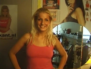 Flash Model Amateurs: Wezwanie do castingu dla blondynki z okrągłym tyłkiem
