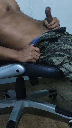 Hornyboy2058: Masivní výstřik od vojenského muže s alfa