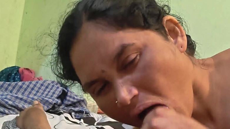 Sexy sindu: Moster hemlagad avsugning sex