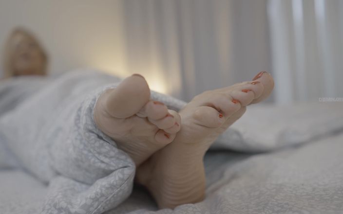 DOMINATRIX6: あなたは従順なゴミの一部、私を見てムラムラしないようにしてください!