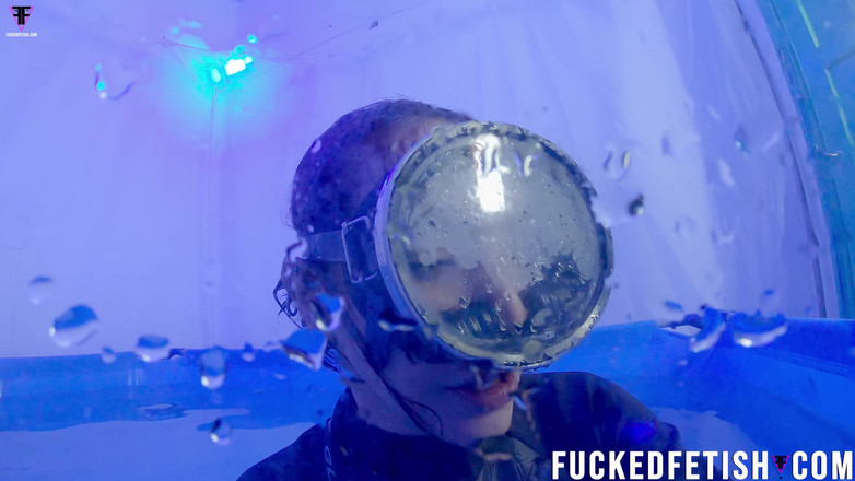 Fucked fetish: Sattira diving dream co2 सांस प्रशिक्षण कूल पूल रूम नियोप