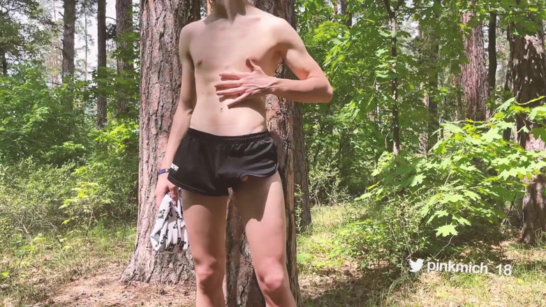 Redbearboy: Hutan ketelanjangan