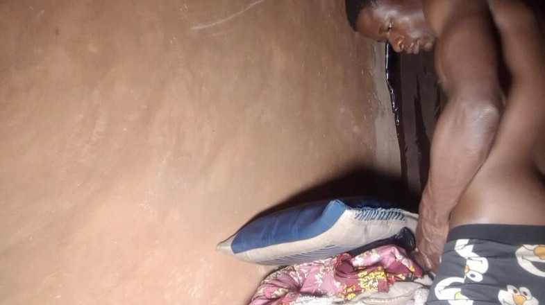 Bangcum8: Ejaculează ca un bărbat în Sambisa Forest Room