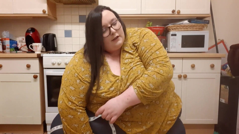 SSBBWLadyBrads: SSBBW setzte messungen zoll riesig