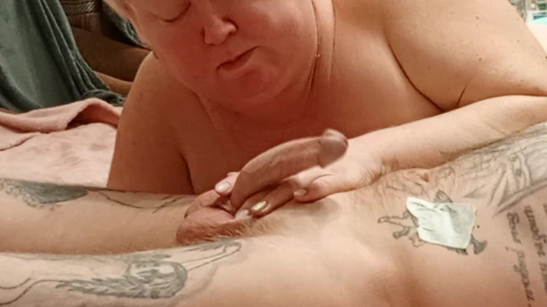 Zona901: Соседка доит член ртом и глотает сперму