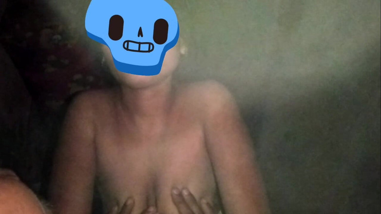 hotsimran70: 큰 젖탱이의 마을 바비