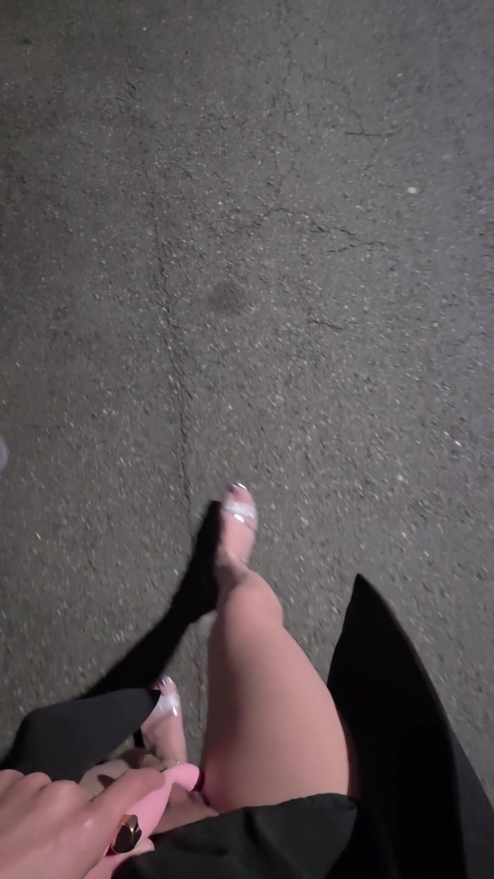 Taiwancdgirl: Shemale Ting Xuan Masturbates Outdoors with Love Egg