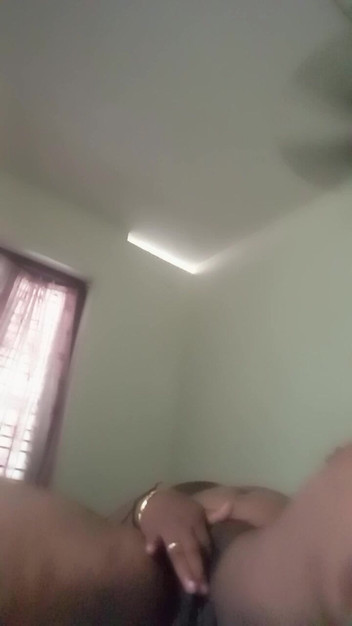 Bedroom: Menjolok pepek saya