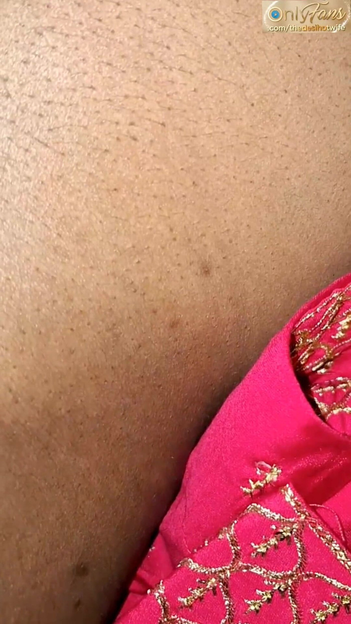 TheaDesiHotwife: Tanrıça Ayaklarına Tapıyor