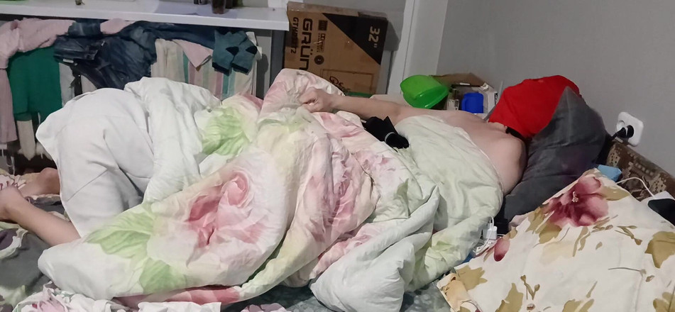 Lesbian-candys: Een sexy brunette verpleegster heeft ons genas met orgasmes