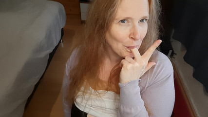 Curly_Dreams: Krim anda terpercik di muka anda