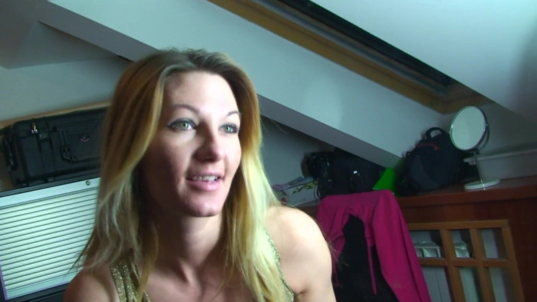 All Those Girlfriends: Vanessa Y. mostra il suo culo e le sue tette...