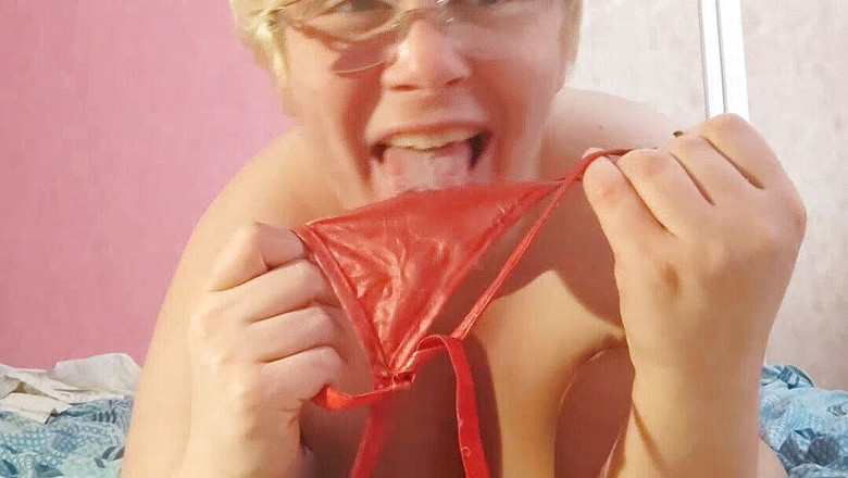 Putarankahotmilf: मेरी गांड में 5 तस्वीरें पैंट, पैंटी चूत से मुँह तक, पैंटी में पेशाब