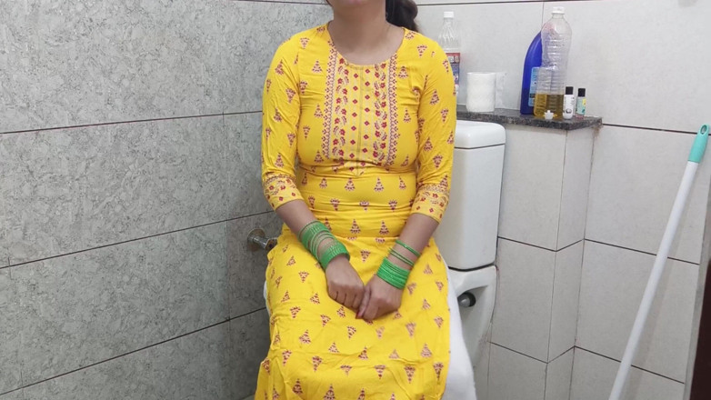 Saarabhabhi6: Indian Hot Step Mother Fucked Step Son Dirty in Washroom...
