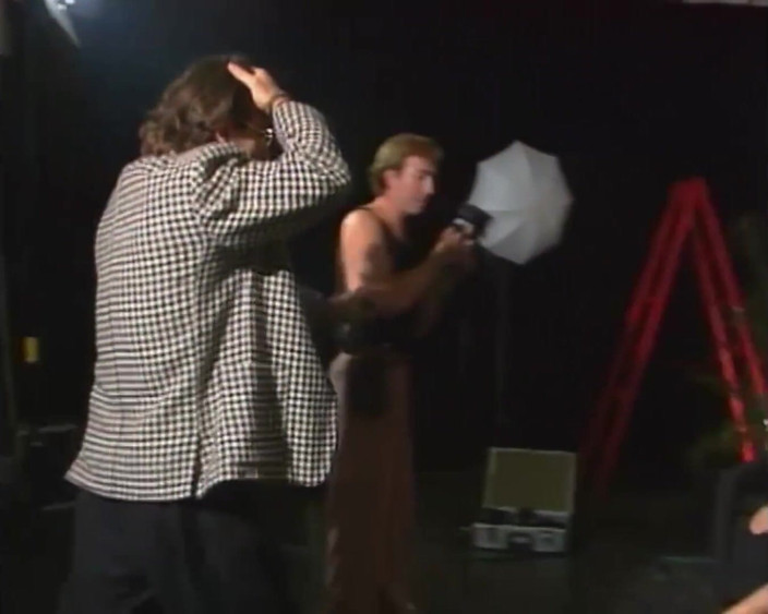 Vintage Climax: Brunette milf wordt uitzonderlijk geneukt door twee kerels