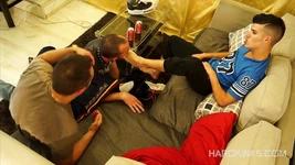 Używany przez dwóch młodych macho mężczyzn