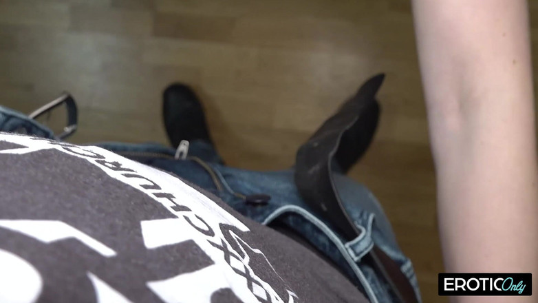 MILFFreaksX: Student dělá všechno pro dobrou známku