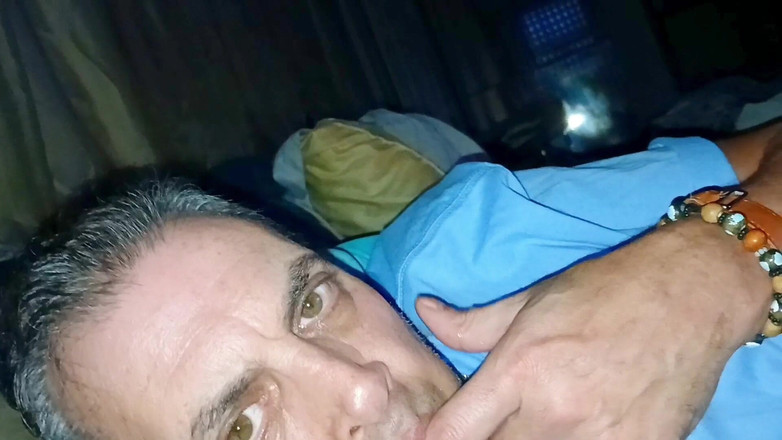 Cory Bernstein: Anh chàng, hãy vuốt ve những con cu to lớn...