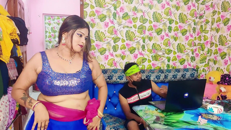 Horny Rose: Rose mengongkek tuan tariannya untuk penambahan