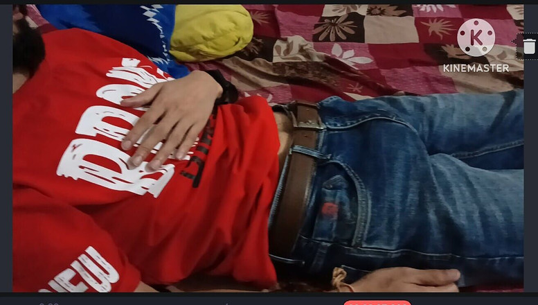 Desi__Panda: Páni, poprvé otevřu své spolubydlící spodní prádlo wow velký monstrózní...