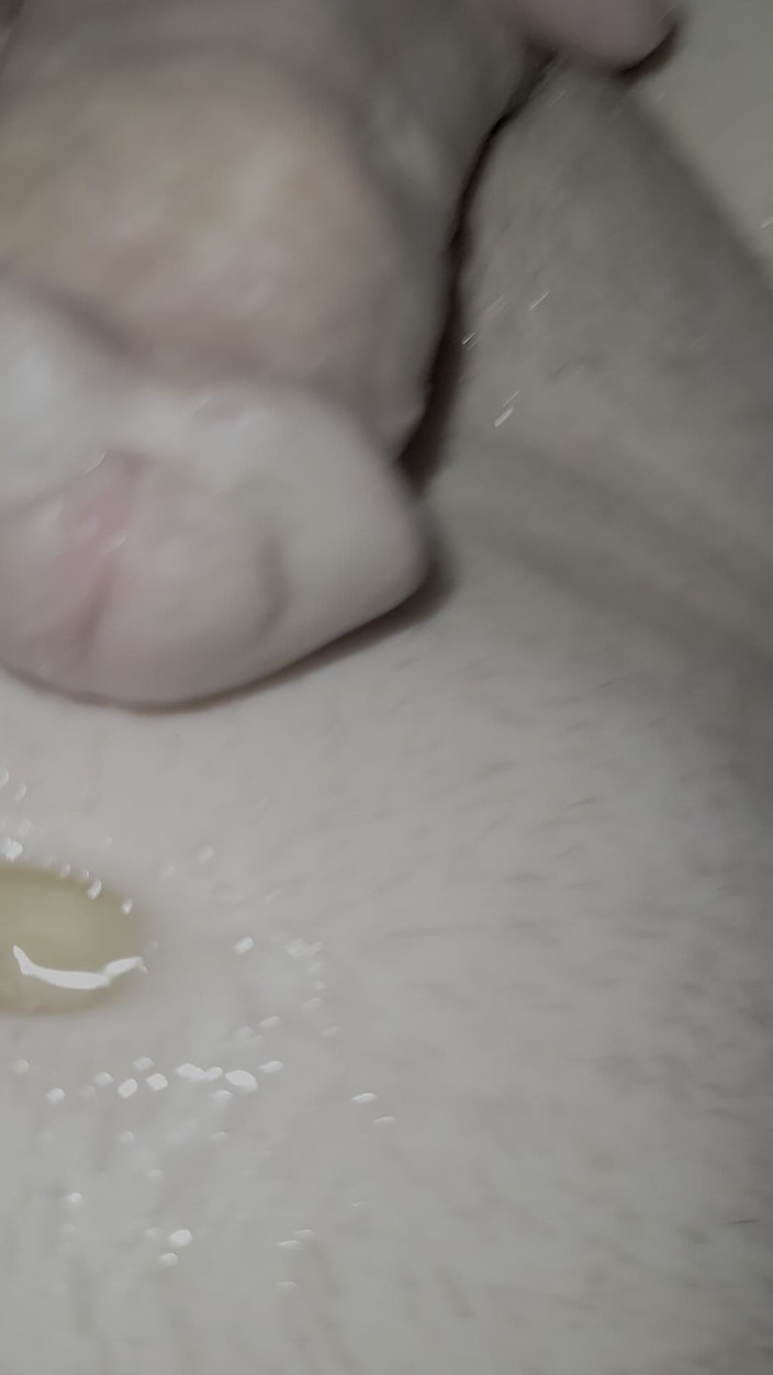 On Cloud 999: Ragazza doccia piscio in culo