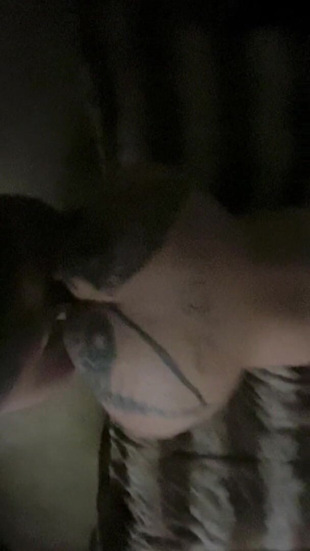 MzKiTTy91: Pawgアマチュア妻doggystyle砲撃