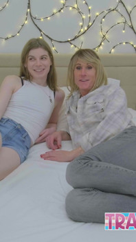 Tengere Trans Sydney Summers geeft een thuistour