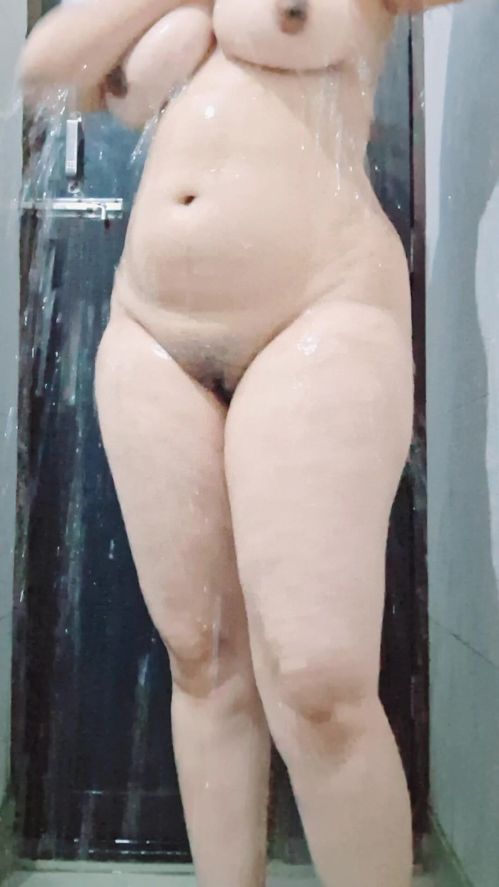 Riyathakur: Caliente chica india sexy en cuarto de baño