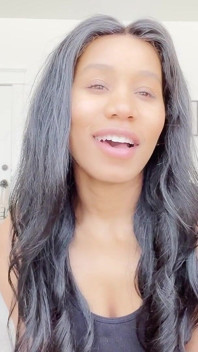 Jenna Foxx después del entrenamiento se masturba