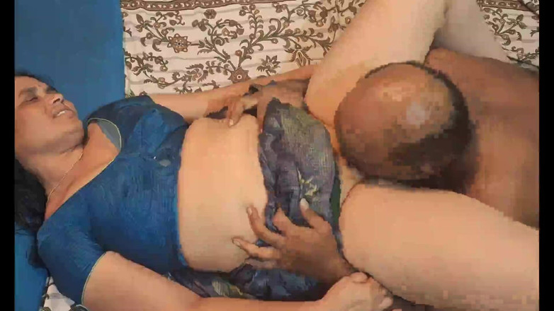 Sexy sindu: Bini kampung cantik India berkongkek panas dengan teman lelaki