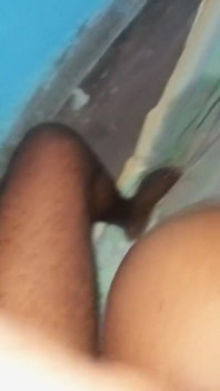 Il patrigno di Gao ha scopato la figa della matrigna.