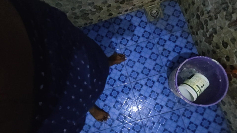 Tamil10inchesbbc: Tamil10inches BBC Splash Piss Session