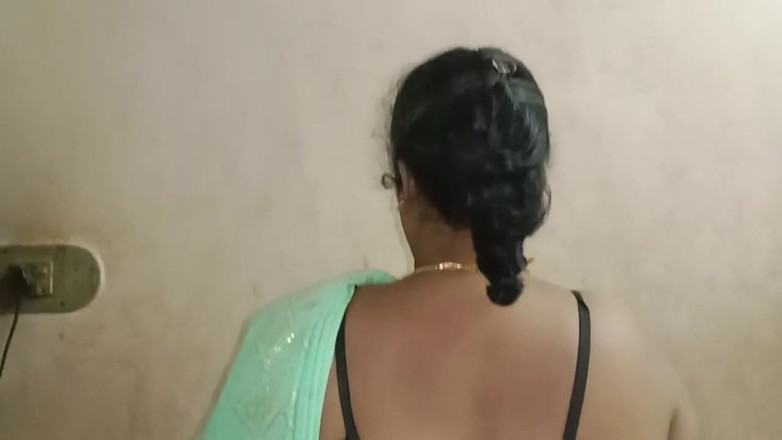 Tamil Anti Uma235: I Went to My Stepmother's House and Saw That She...