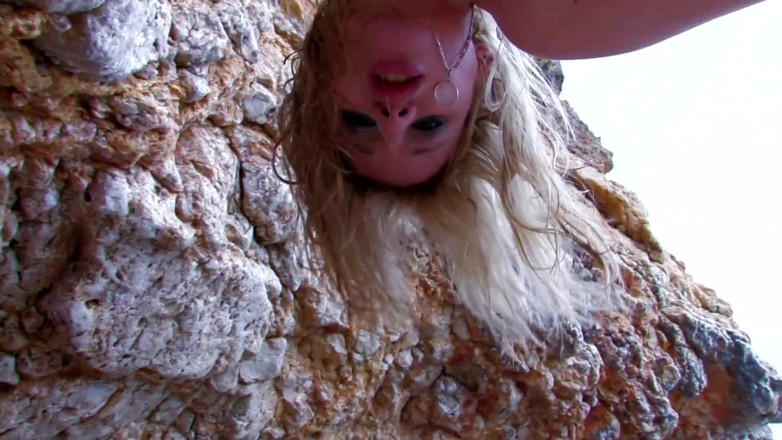 Young Sinner: Junge blondine hart anal gefickt am strand