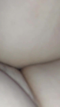 털이 무성한 보지와 나는 질싸로 끝난다