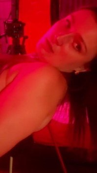 라텍스의 BDSM 그네에서 하드 빌어 먹을